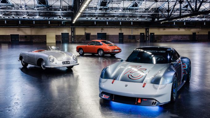 Porsche_Driven_by_dreams_2