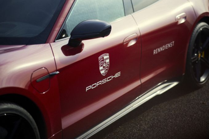 Volkswagen ID. Buzz en de Porsche Renndienst Volkswagen-bus foto 12