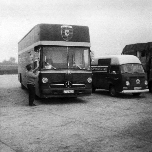 Volkswagen ID. Buzz en de Porsche Renndienst Volkswagen-bus foto 13