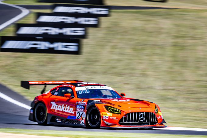 Bathurst 12 Hour Mercedes AMG Nr24 Makita Volante Rosso Motorsport
