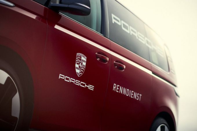 Volkswagen ID. Buzz en de Porsche Renndienst Volkswagen-bus foto 18