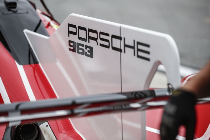 Porsche 963