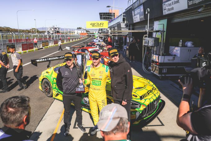 Bathurst 12H GruppeM Racing en Maro Engel van Mercedes-AMG pole postion Foto 4