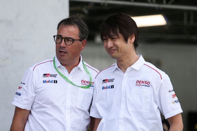 Rob_Leupen_Toyota_team_director_talking_to_Masaya_Kaji_Source_Toyota_Gazoo_Racing