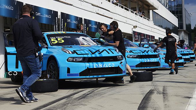 Lynk & Co Cyan Racing