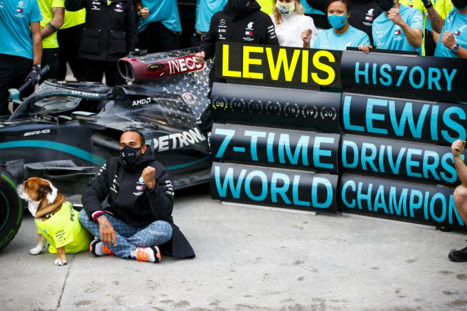 OPMERKELIJK! F1-supremo Bernie Ecclestone: “Lewis Hamilton zou maar zes titels moeten hebben…”