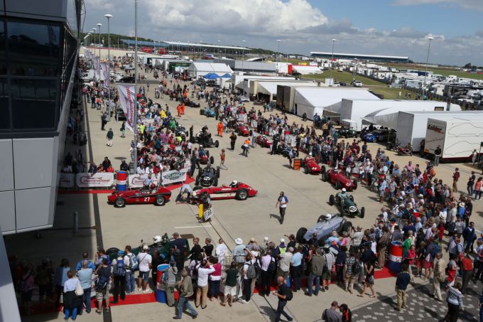 Silverstone 75th Anniversary Grand Prix Trophy foto 12
