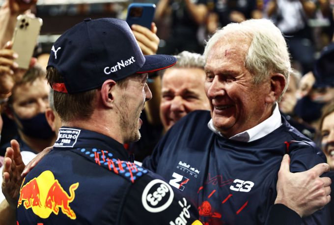 Helmut_Marko_en_Max_Verstappen_Abu_Dhabi_2021