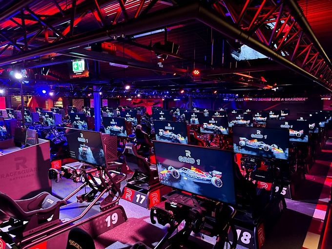 Primeur in Rotterdam Racesquare-Hollywood-Event-Center F1