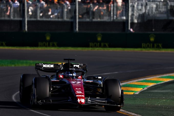 Valtteri_Bottas_actie_front_2023_Australian_Grand_Prix