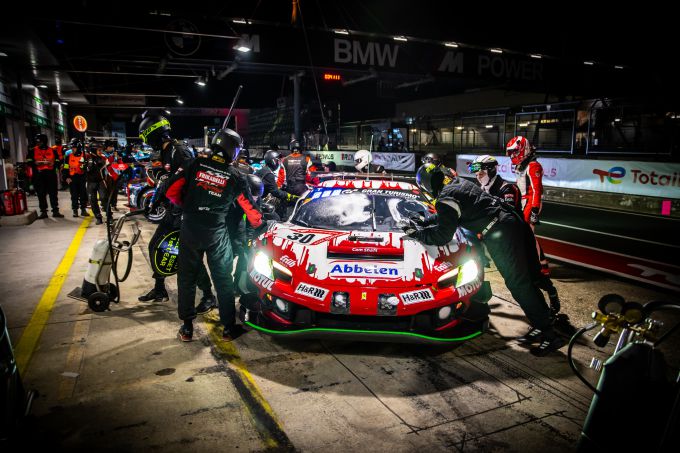 ADAC TotalEnergies 24h Nurburgring 2023:Nick_Catsburg_Frikadelli_Ferrari_296_GT pitstop (Foto Eric Metzner) 