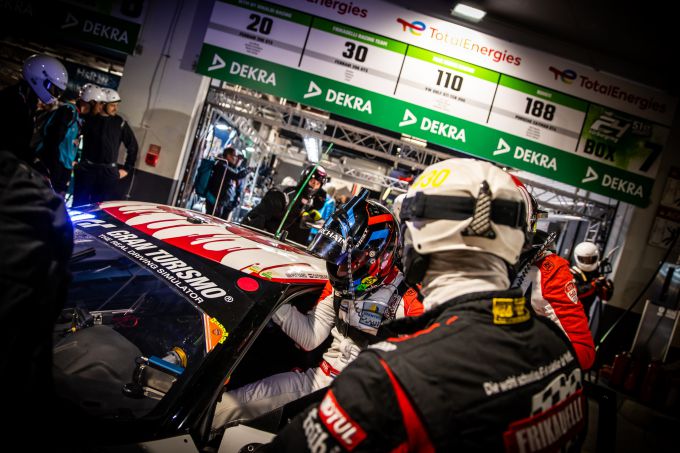 ADAC TotalEnergies 24h Nurburgring 2023:Nick_Catsburg_stapt_in_Frikadelli_Ferrari_296_GT