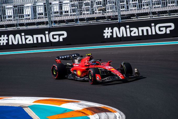 Ferrari F1 2023 Carlos_Sainz_actie_track