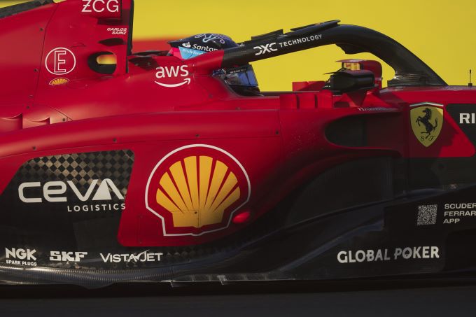Carlos_Sainz_GP_Miami_2023_Ferrari actie cockpit