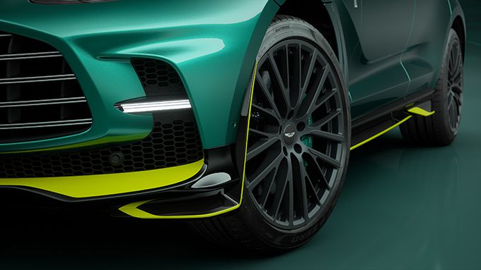 Aston Martin DBX707