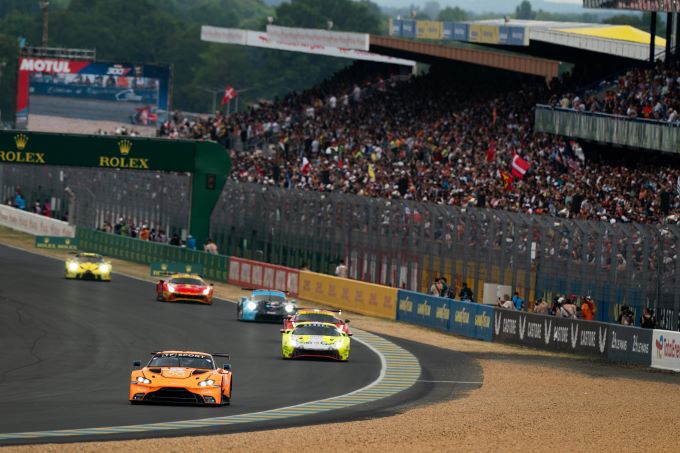24H Le Mans 2023 Aston Martin Vantage foto 2