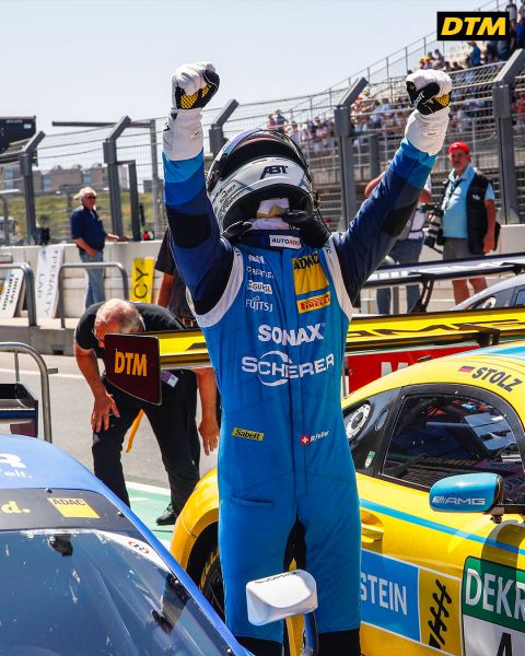 DTM Zandvoort Ricardo Feller racewinnaar Race 2 zondag juichend