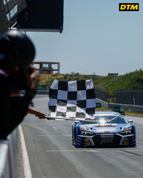 DTM Zandvoort Ricardo Feller racewinnaar Race 2 zondag finishvlag