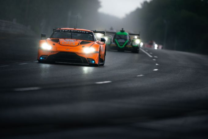 24H Le Mans 2023 Aston Martin Vantage foto 3