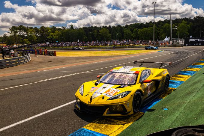 #33 Chevrolet Corvette C8.R | Corvette Racing | Nicky Catsburg/Ben Keating/Nicolas Varronenull