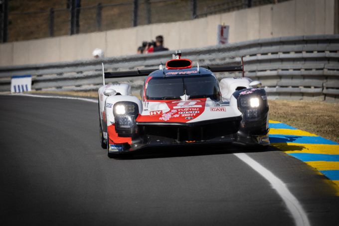 Brendon_Hartley_Toyota_actie