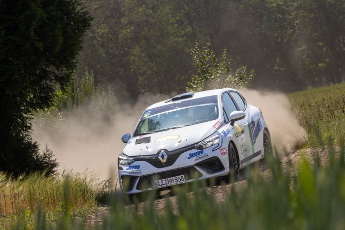 Klein Kromhof en Deij winnen Motul Clio Rally Trophy in loodzware ELE Rally