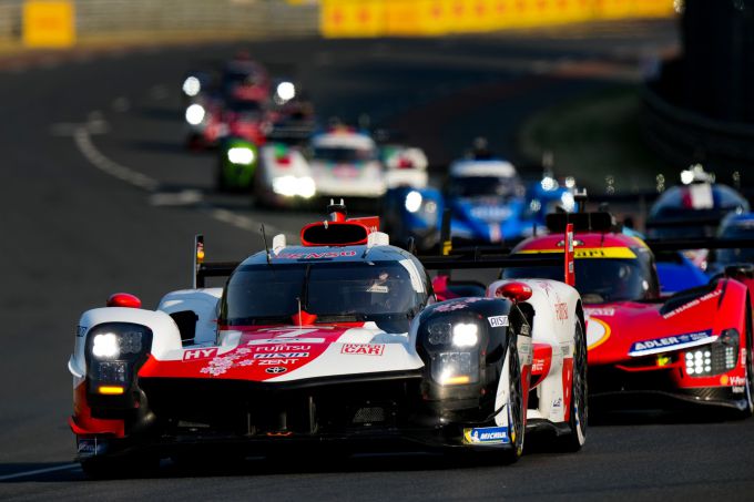 24H Le Mans 2023 Toyota voor Ferrari
