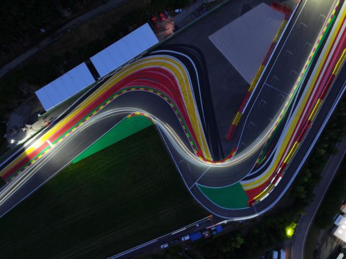Crowdstrike 24 Hours of Spa 2023 racen gedurende de nacht Foto 8