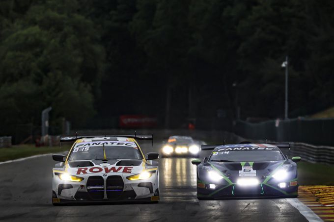 Crowdstrike 24H Spa 2023 Na 18 uur racen ROWE met BMW op P1 en K-PAX Lamborghini