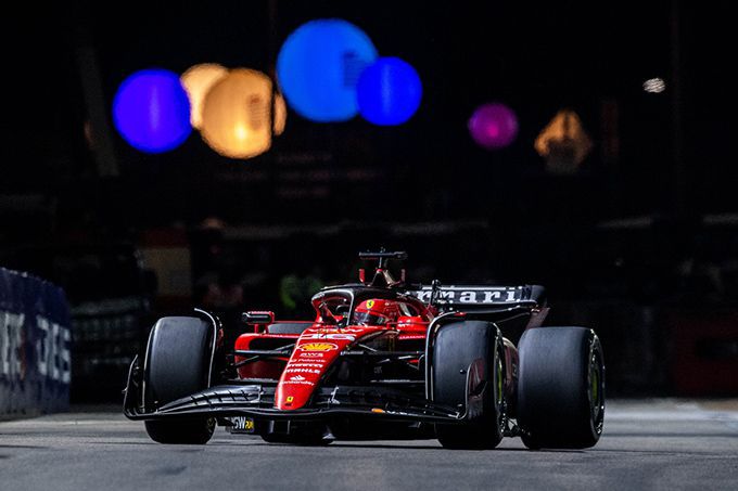 Carlos Sainz wint met Ferrari GP Singapore 2023 foto 2