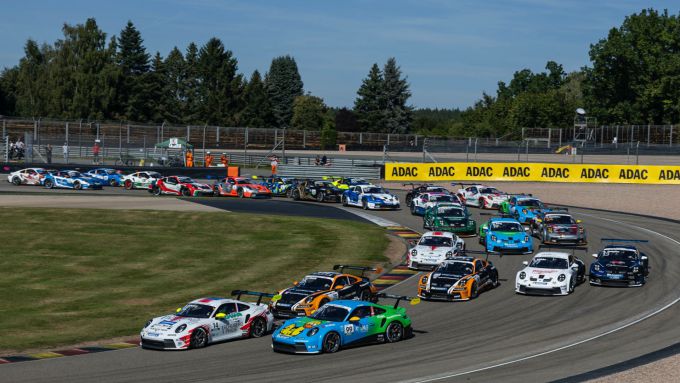 Porsche Carrera Cup Deutschland Sachsenring zaterdag fraai startveld met Schuring voorop