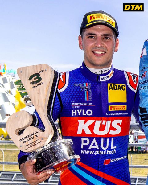 Ayhancan Güven (TR) van Team75 Motorsport eindigde als derde