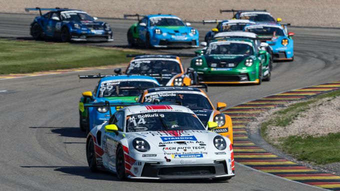 Porsche Carrera Cup Deutschland Sachsenring 2023 Morris_Schuring_voert_het_veld_aan