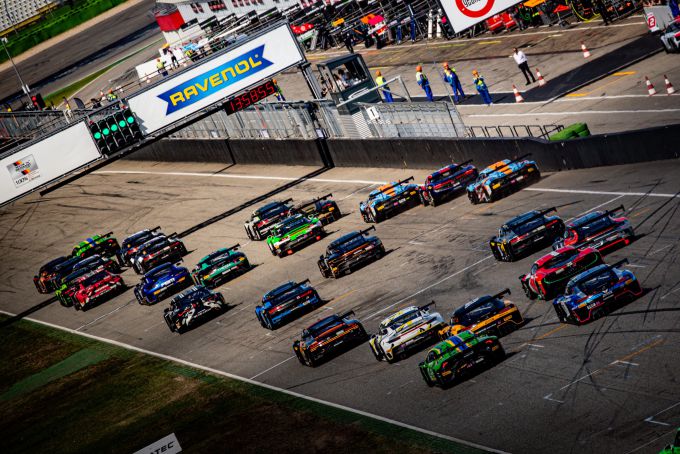 Fanatec World Challenge Europe in Hockenheim startveld achterzijde