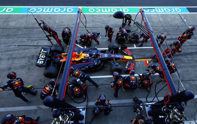 Red_Bull_constructors_champion_2023_teamwork