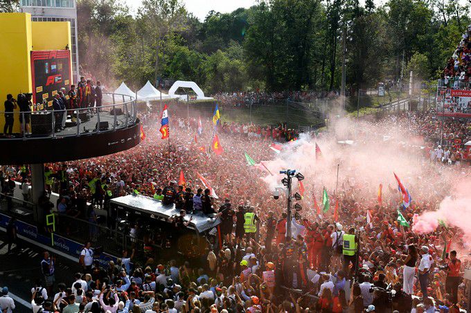 Tifosi Italian F1 fans Ferrari