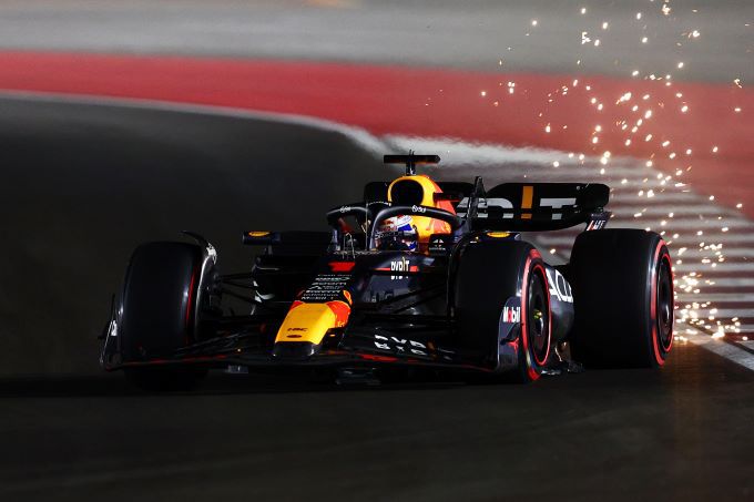 Max_Verstappen_vonkenregen_actie_Qatar F1 Red Bull