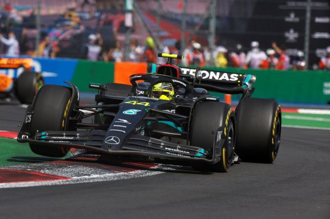 Mercedes GP Mexico Lewis Hamilton Foto 3