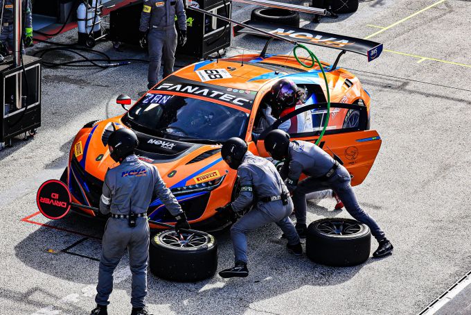 Fanatec GT World GT Championship EU powered by AWS Sprint Cup Round 10<br />
Circuit Zandvoort Foto Nr10