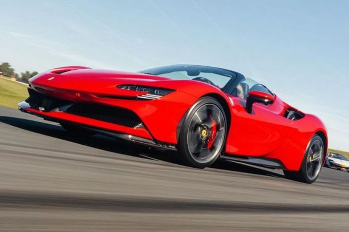FERRARI SF90 SPIDER