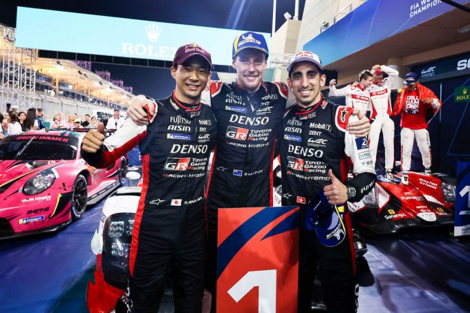 Toyota GR010 Hybrid FIA WEC-kampioen 2023 Foto 2