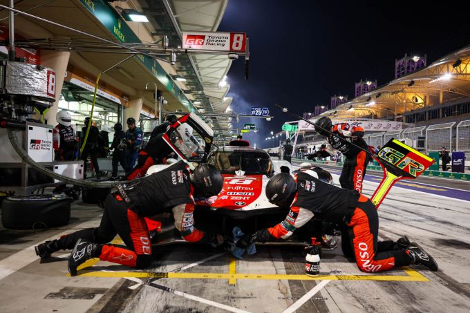 Toyota GR010 Hybrid FIA WEC-kampioen 2023 Foto 4