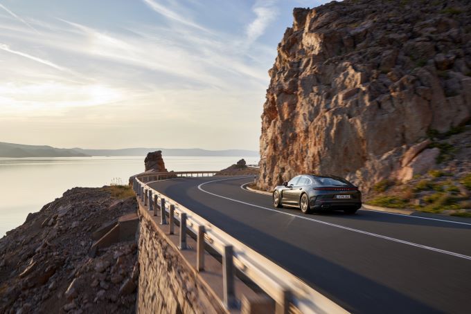 De nieuwe Porsche Panamera: luxueuzer, efficiënter en digitaler foto 8