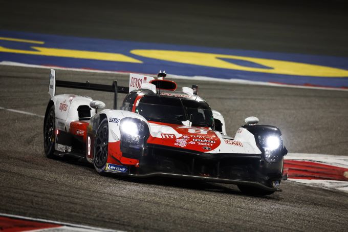 Toyota GR010 Hybrid FIA WEC-kampioen 2023 Foto 9