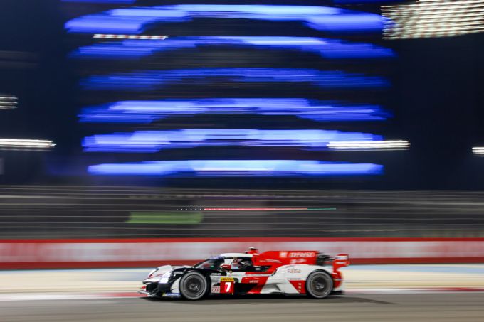 Toyota GR010 Hybrid FIA WEC-kampioen 2023 Foto 12