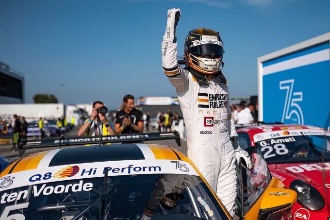 Larry_ten_Voorde_kampioen Porsche Carrera Cup Italia 2023 Foto 3