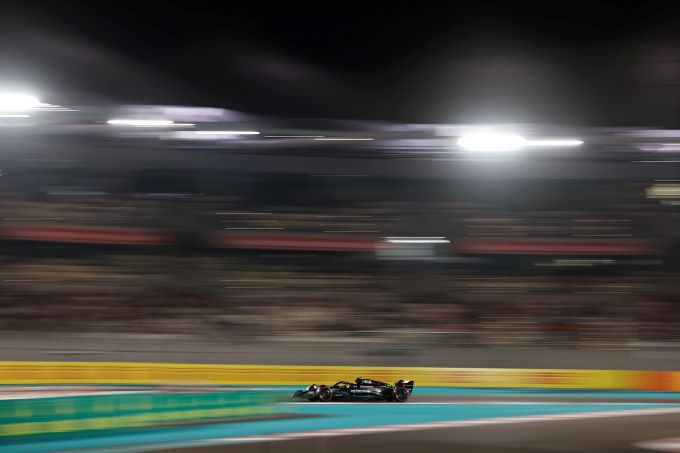 Mercedes_Abu_Dhabi_actie