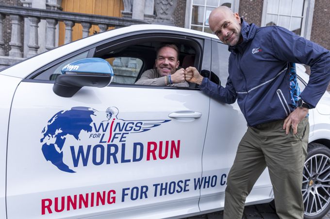 Catcher car driver Robert Doornbos met sportief directeur Erben Wennemars