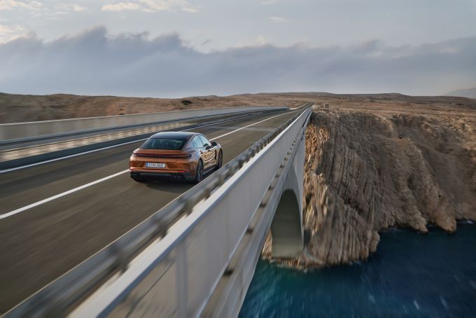 De nieuwe Porsche Panamera: luxueuzer, efficiënter en digitaler foto 9