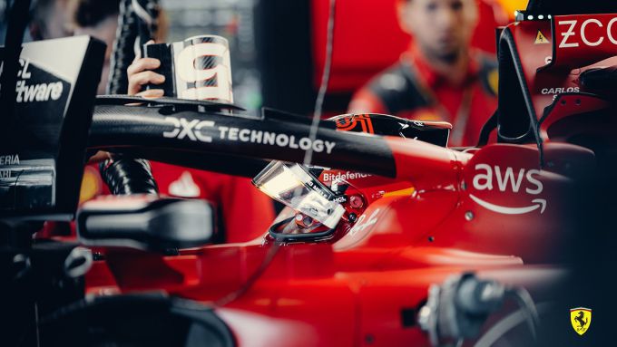 Carlos_Sainz_F1_Ferrari_cockpit